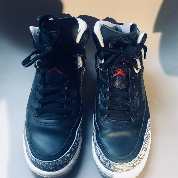 Barely worn Jordan’s!!! - Picture 2 of 3